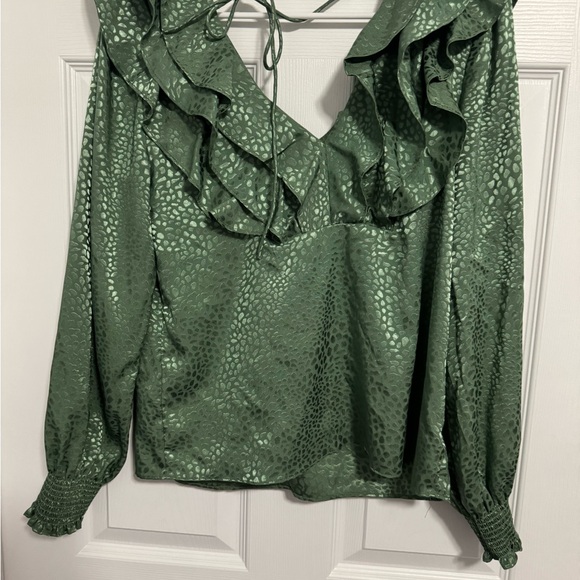 Green Ruffled Women's Top - Picture 2 of 3